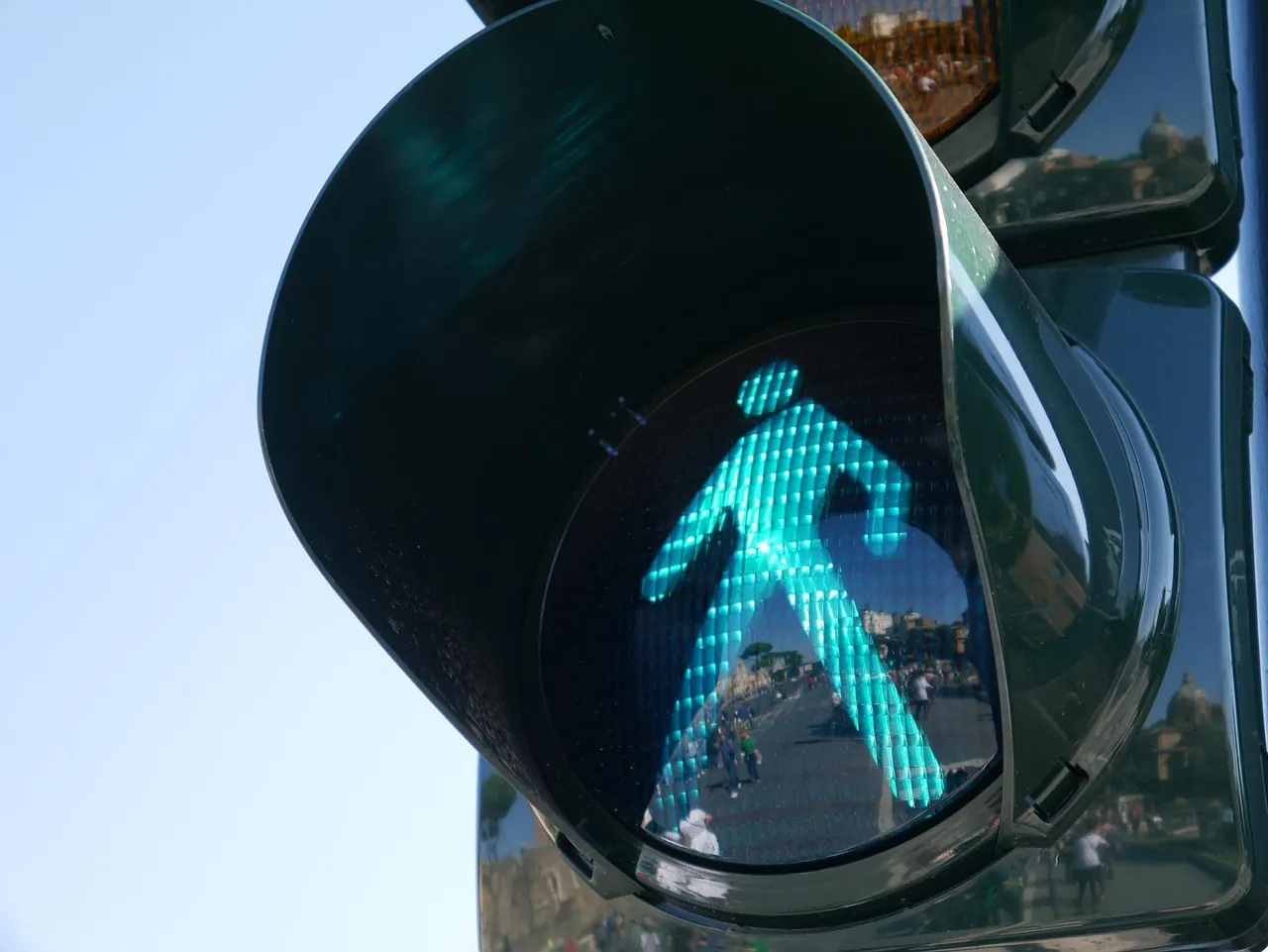 pedestrian walk signal